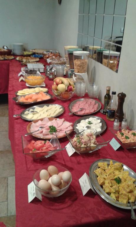 Albergo Ristorante Monterosa Ameno Exterior foto